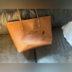 Large Coach x peanuts purse like new